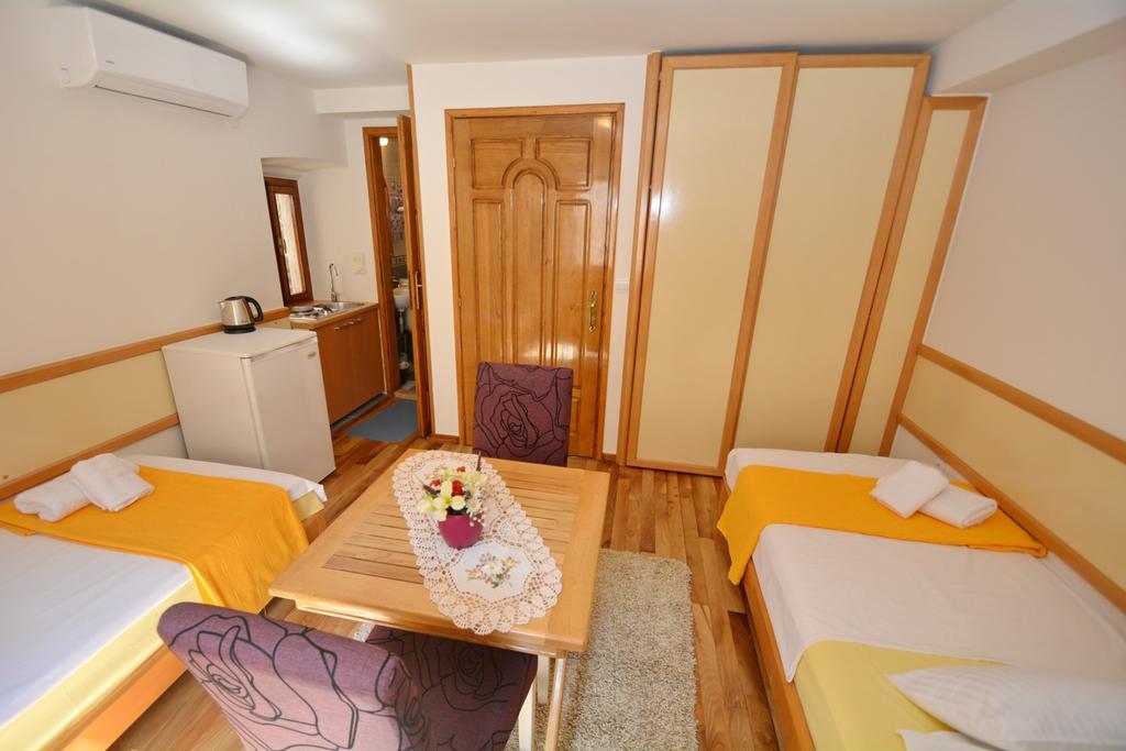 Studios Belvi Kotor Exteriör bild