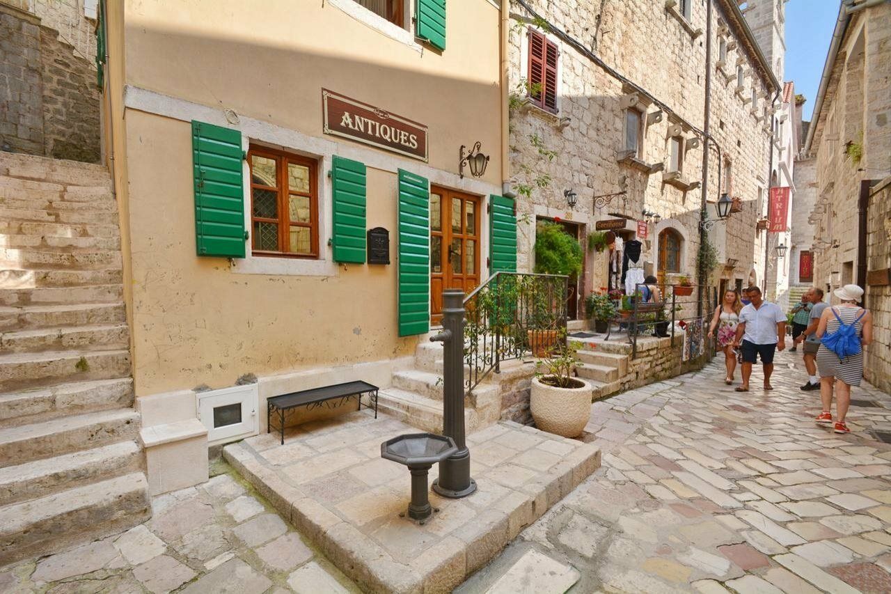 Studios Belvi Kotor Exteriör bild